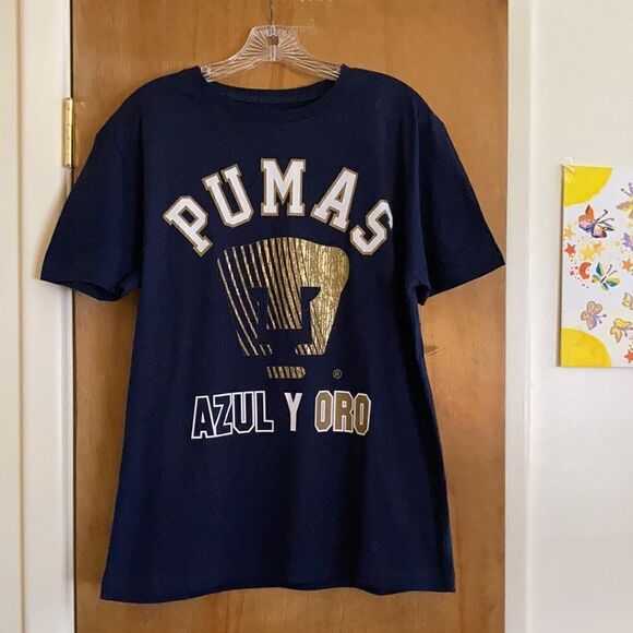 3/$20 Pumas Soccer Team T-shirt - Picture 1 of 8